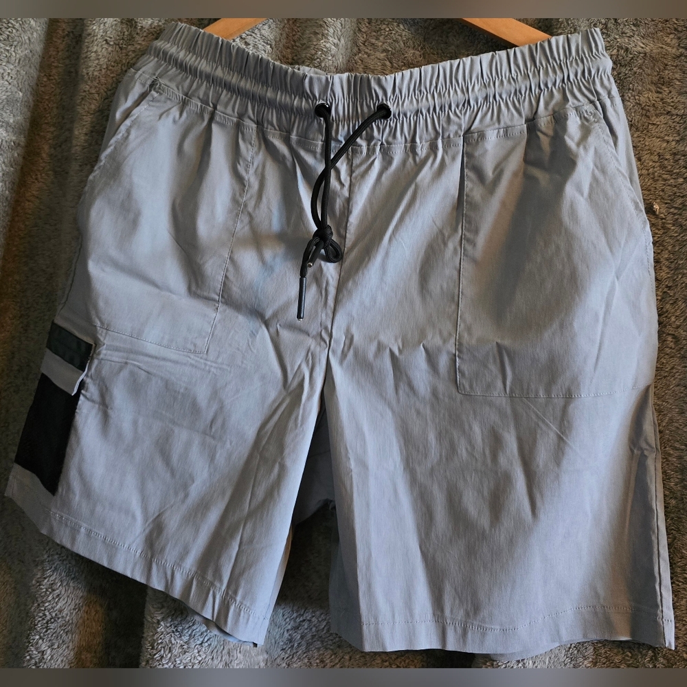 Athletex Men's (Size Large) Active Shorts with Cargo Pocket in Grey